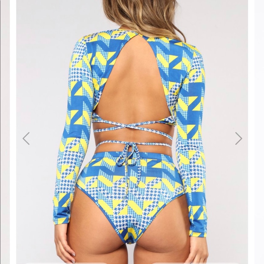 FashionNova Day Dreamin’ bathing suit set